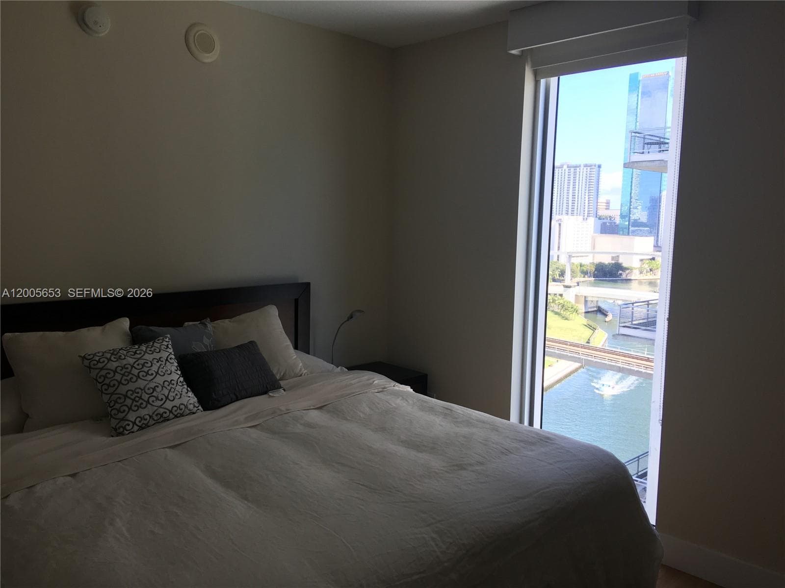 185 SW 7th St # 1511, Miami FL 33130 — 4