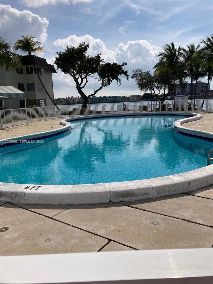18901 NE 14th Ave # 101, Miami FL 33179 — 19
