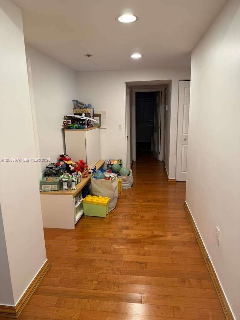 1237 Aduana Ave, Coral Gables FL 33146 — 23