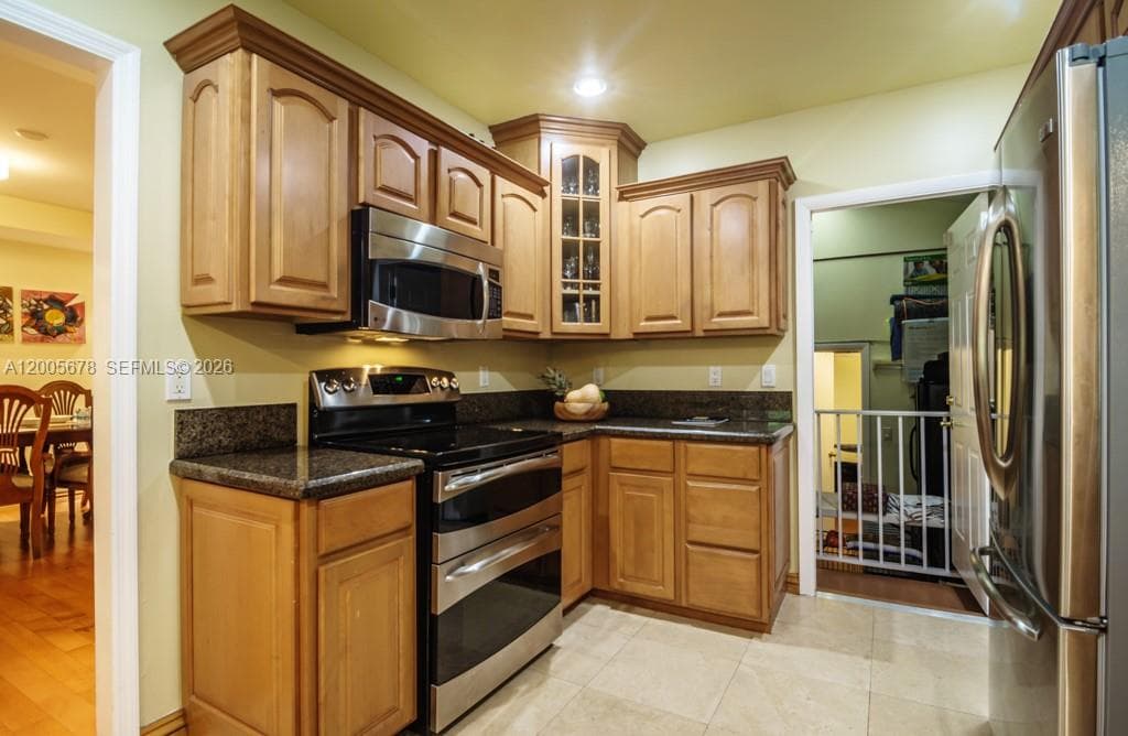 1237 Aduana Ave, Coral Gables FL 33146 — 6