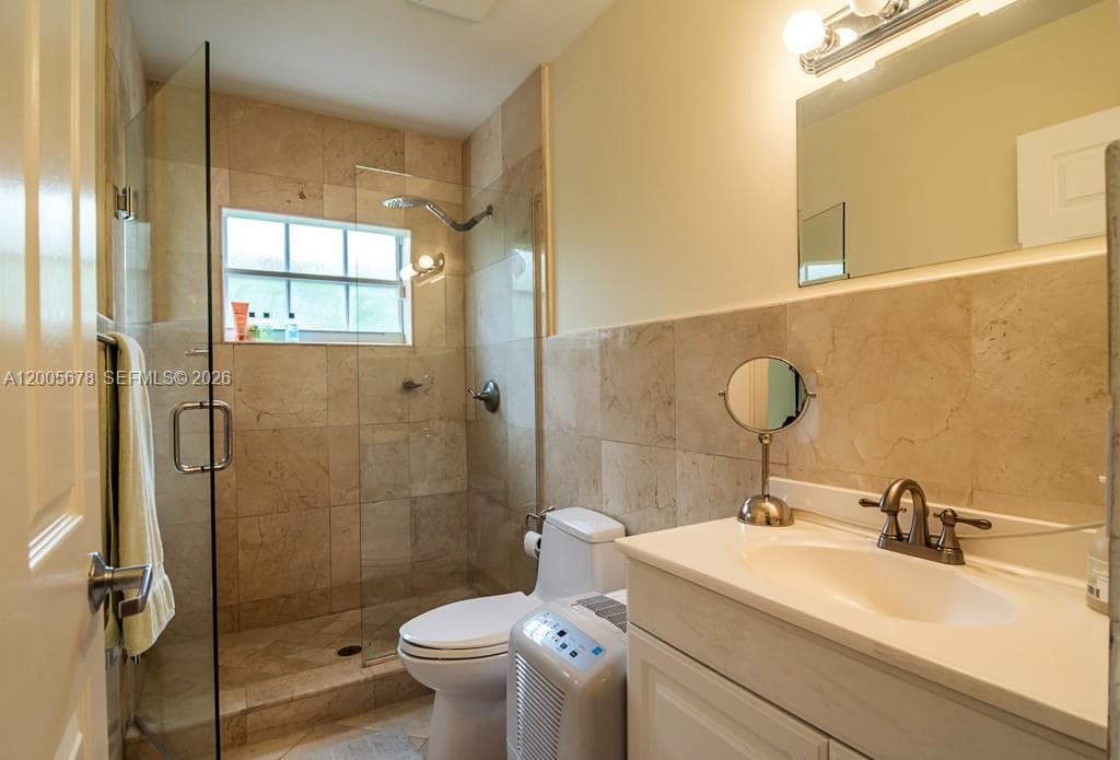 1237 Aduana Ave, Coral Gables FL 33146 — 16