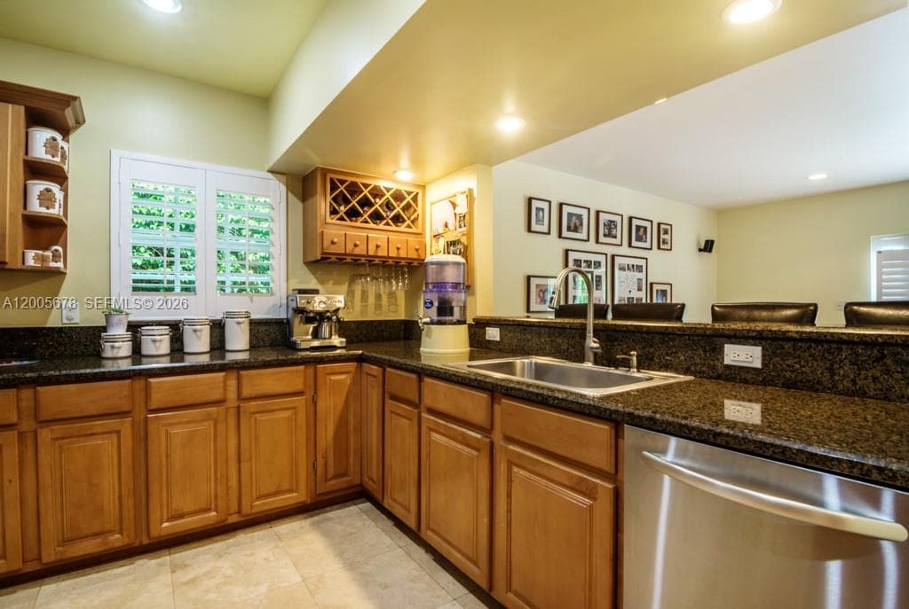 1237 Aduana Ave, Coral Gables FL 33146 — 5