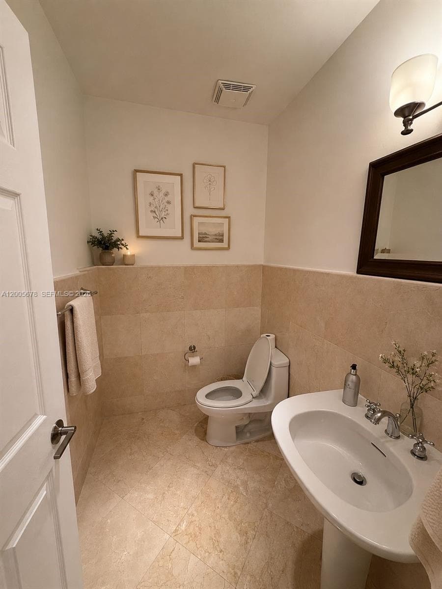 1237 Aduana Ave, Coral Gables FL 33146 — 24