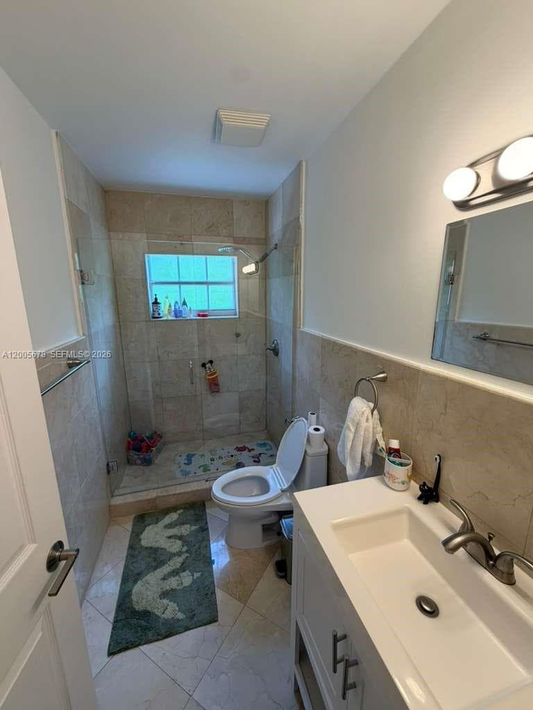 1237 Aduana Ave, Coral Gables FL 33146 — 18