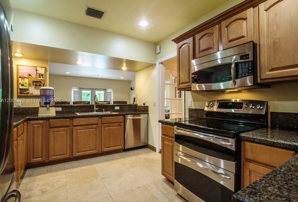 1237 Aduana Ave, Coral Gables FL 33146 — 4