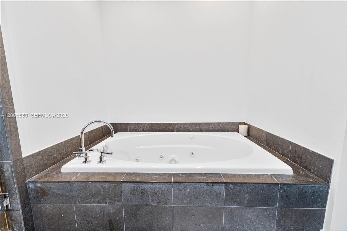 3801 Collins Ave # 1105, Miami Beach FL 33140 — 36