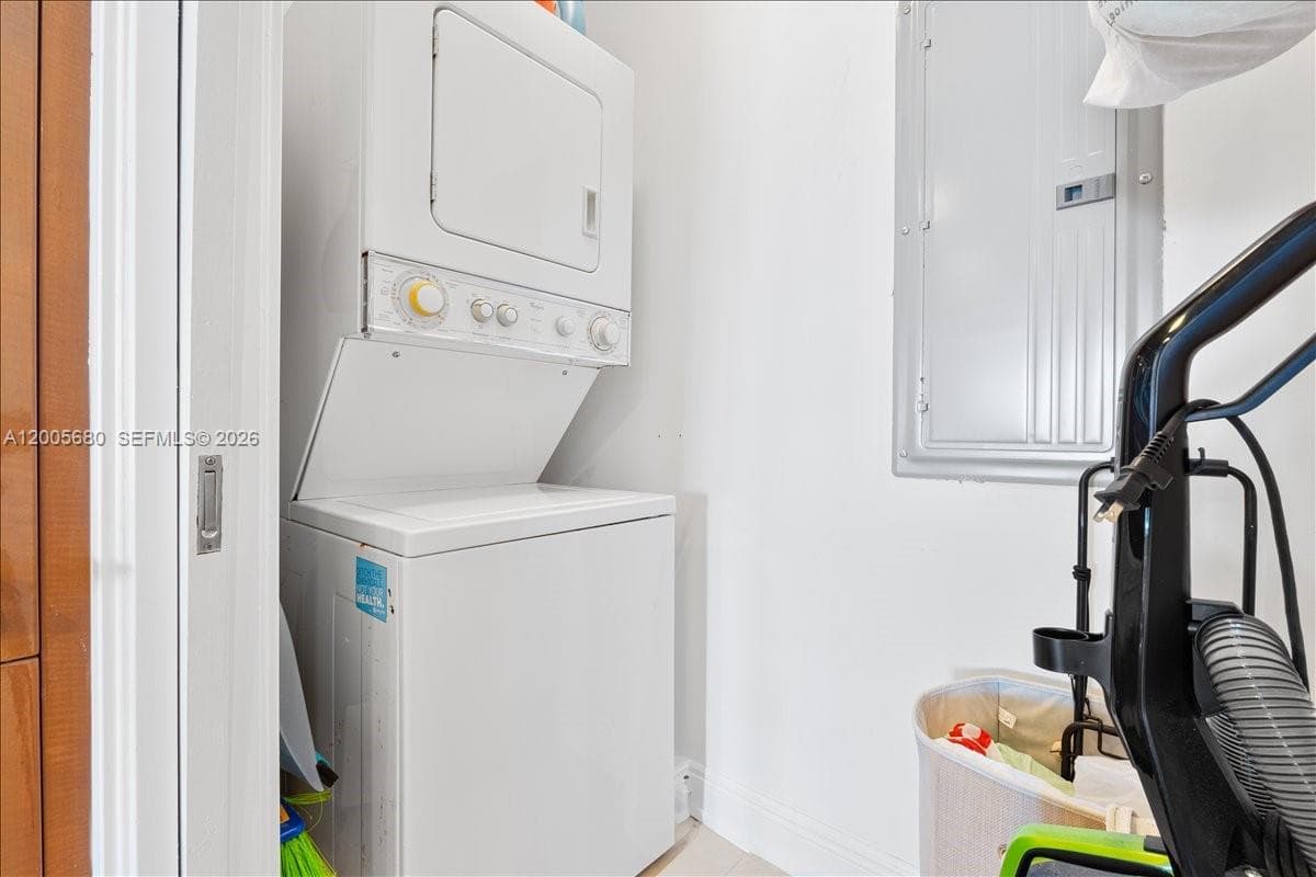 3801 Collins Ave # 1105, Miami Beach FL 33140 — 32