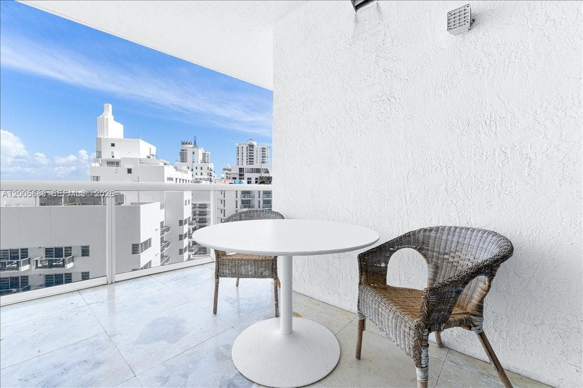 3801 Collins Ave # 1105, Miami Beach FL 33140 — 28