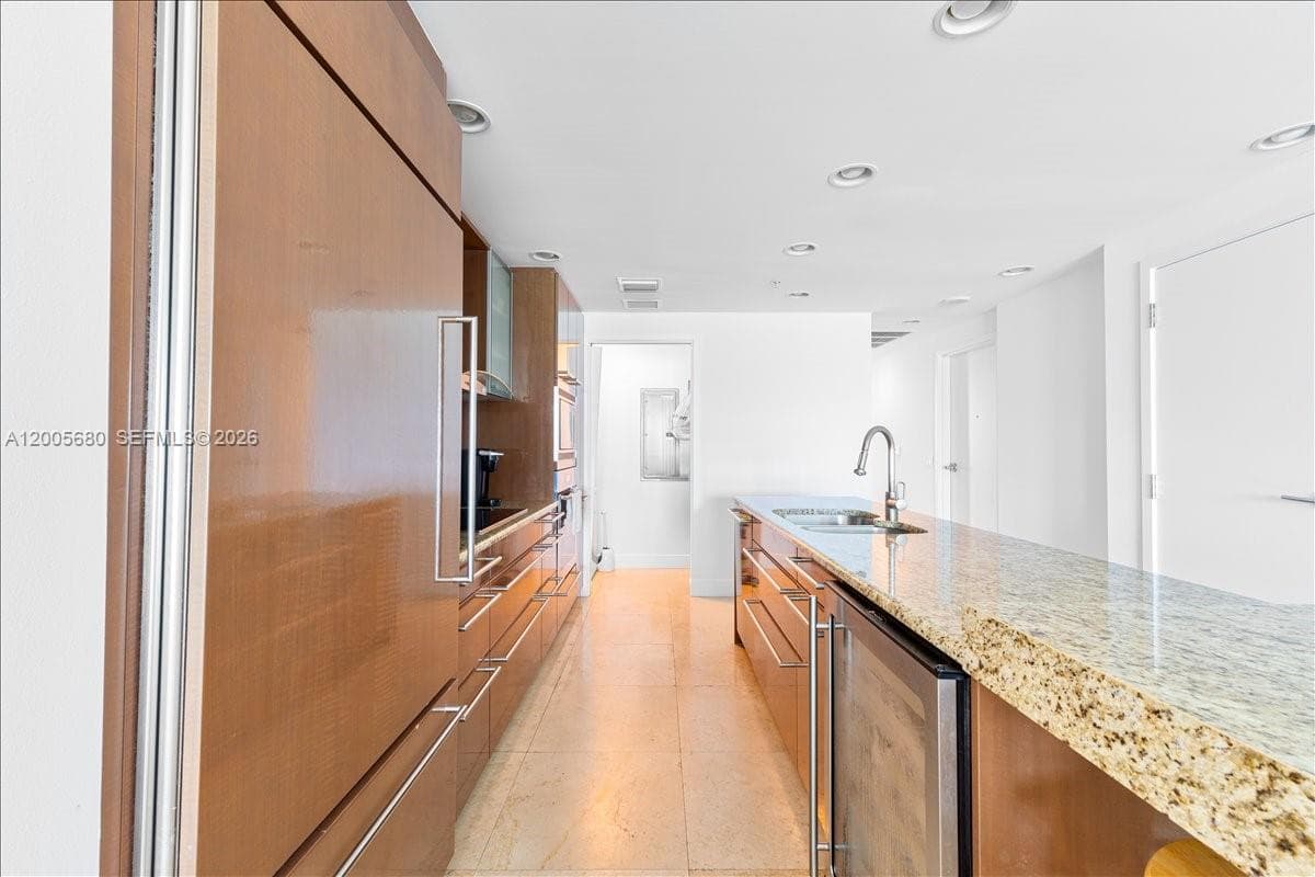 3801 Collins Ave # 1105, Miami Beach FL 33140 — 18