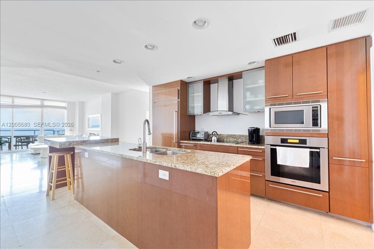3801 Collins Ave # 1105, Miami Beach FL 33140 — 19