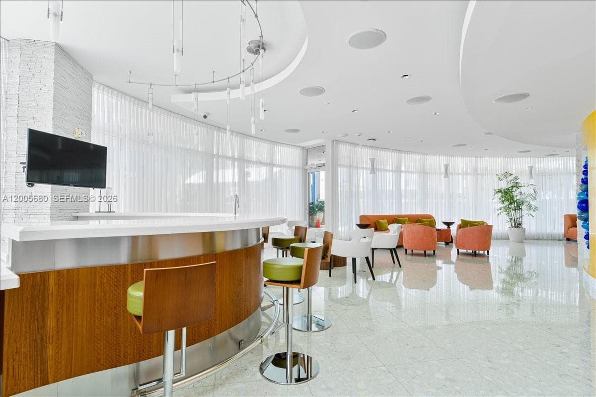 3801 Collins Ave # 1105, Miami Beach FL 33140 — 39