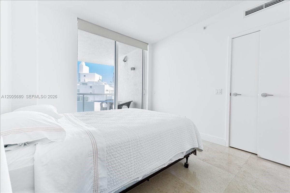 3801 Collins Ave # 1105, Miami Beach FL 33140 — 29