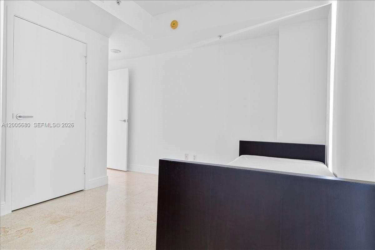 3801 Collins Ave # 1105, Miami Beach FL 33140 — 25