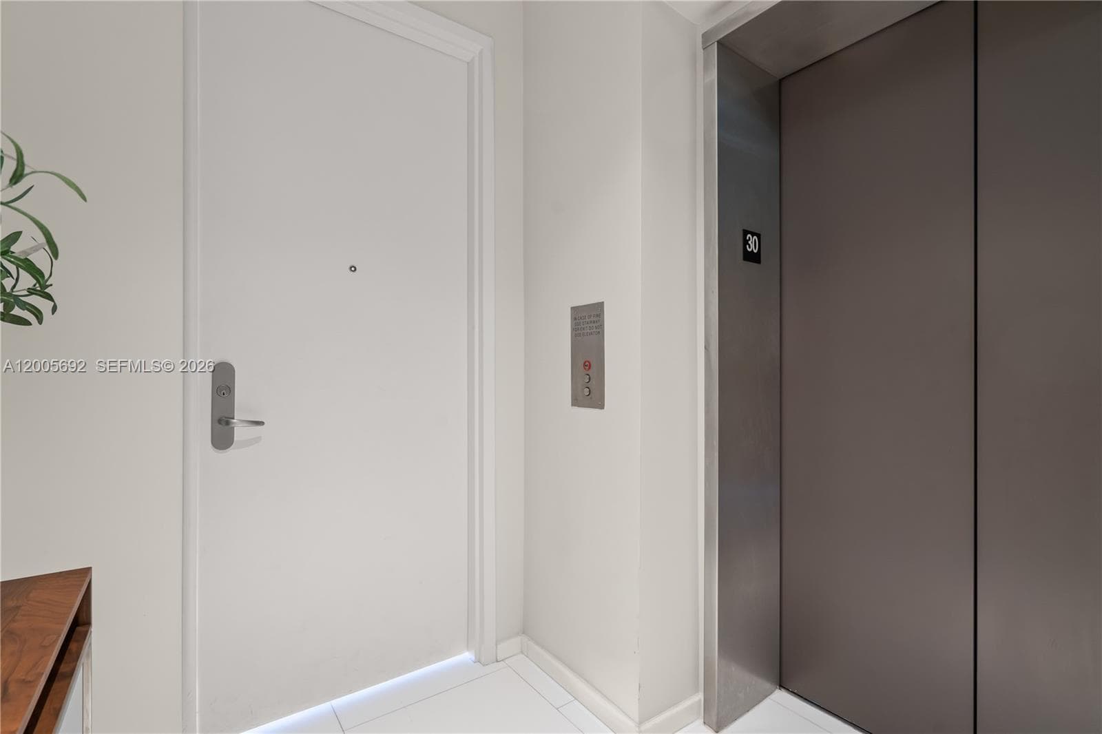 900 Brickell Key Blvd # 3002, Miami FL 33131 — 40
