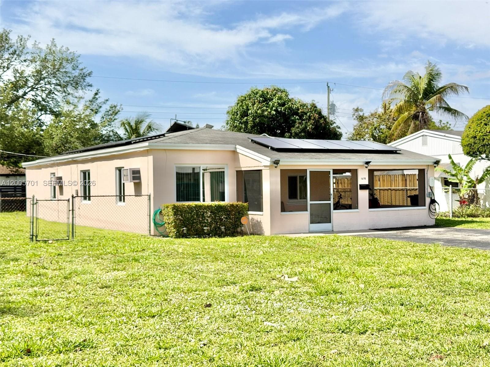 1698 NE 177th St, North Miami Beach FL 33162 — 23