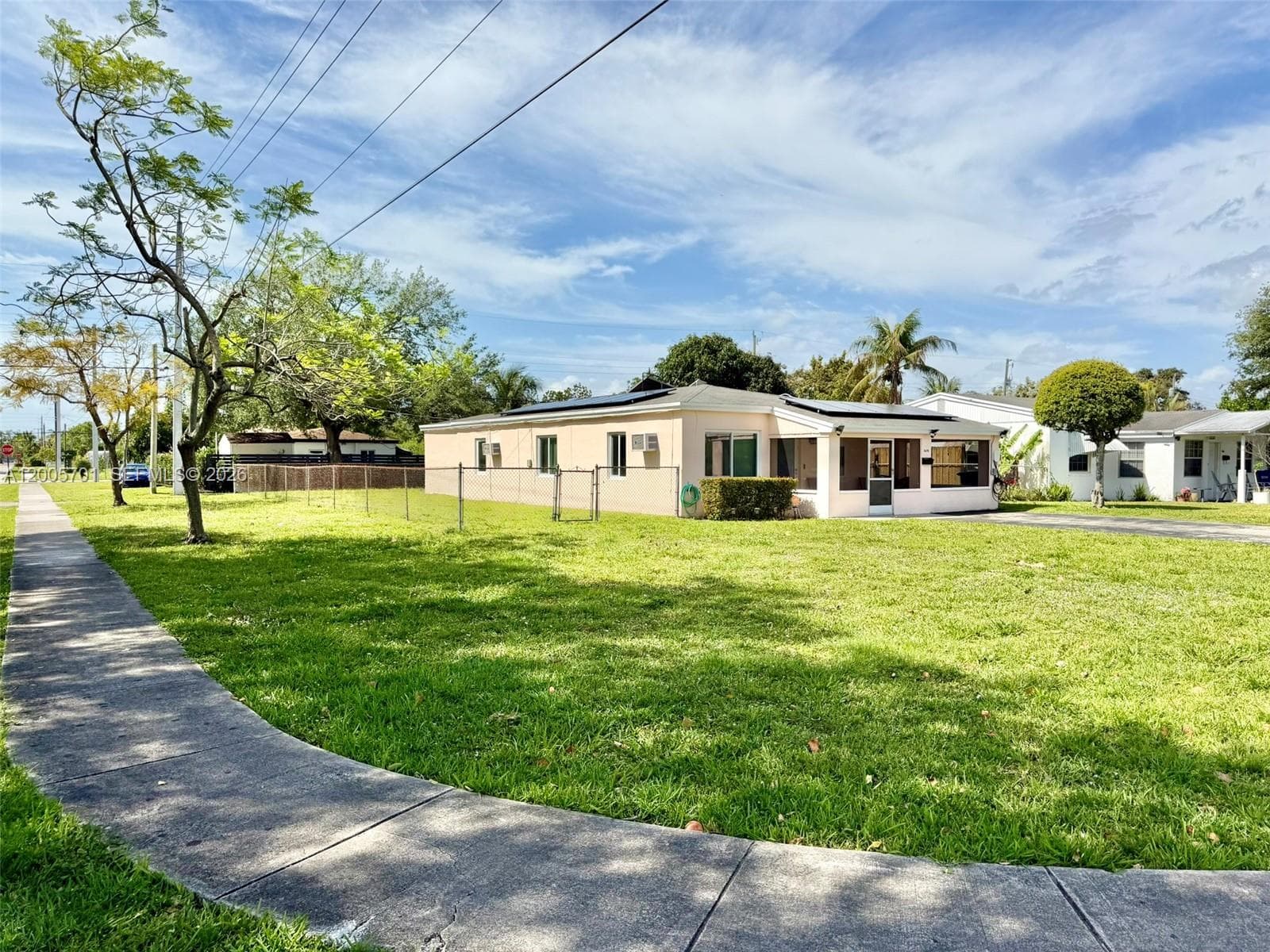 1698 NE 177th St, North Miami Beach FL 33162 — 22