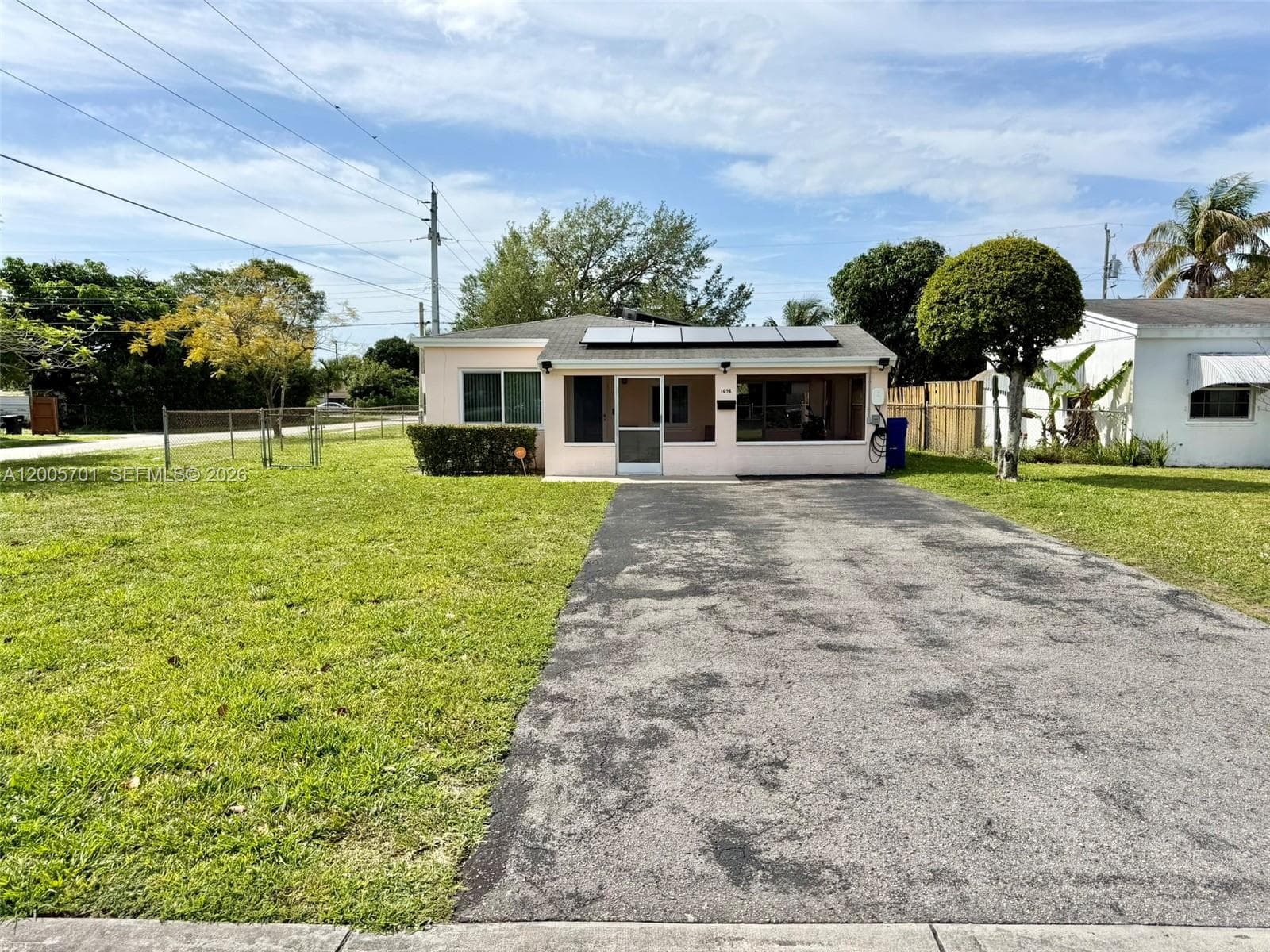 1698 NE 177th St, North Miami Beach FL 33162 — 18