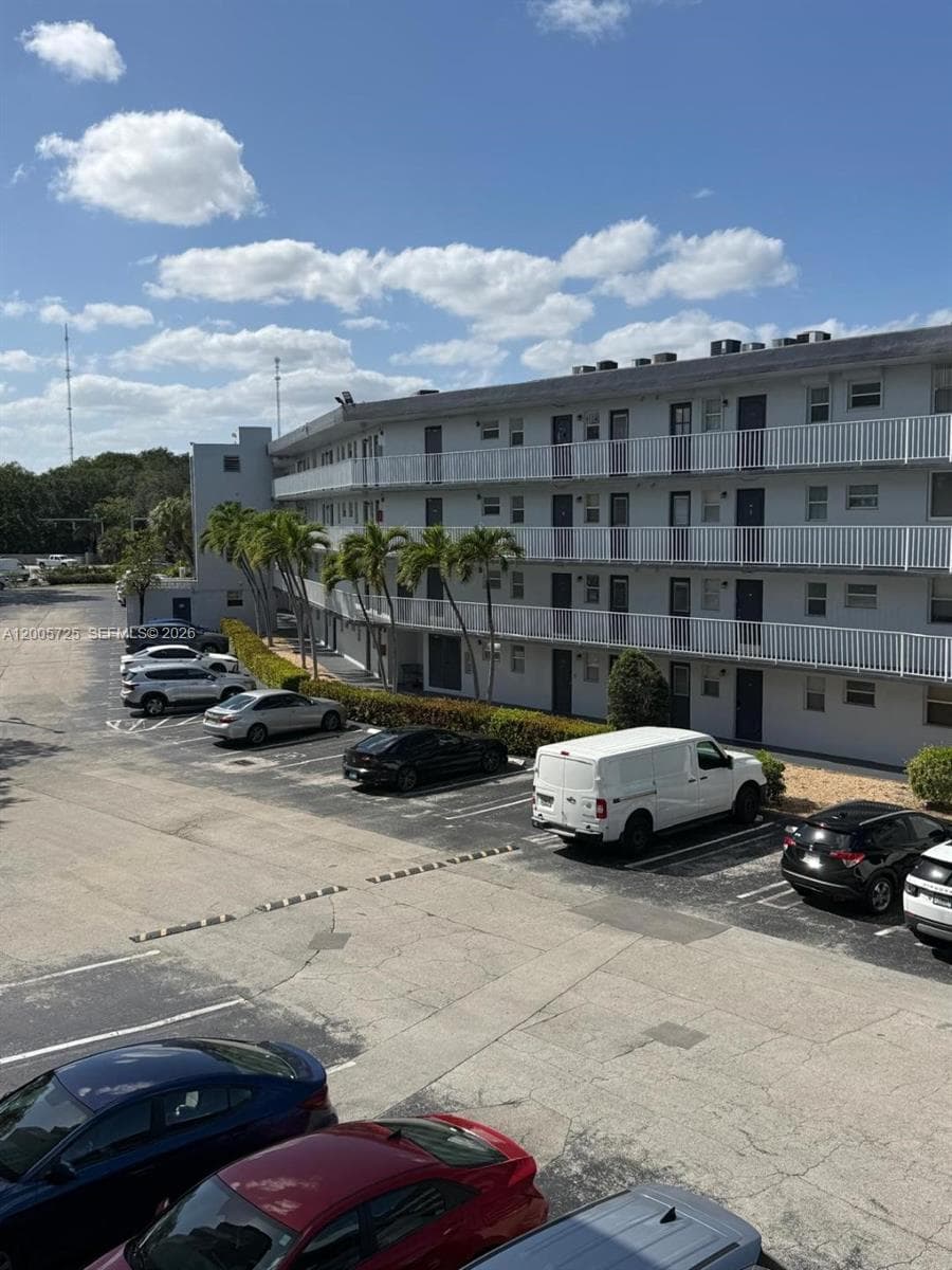 447 NE 195th St # 310, Miami FL 33179 — 7