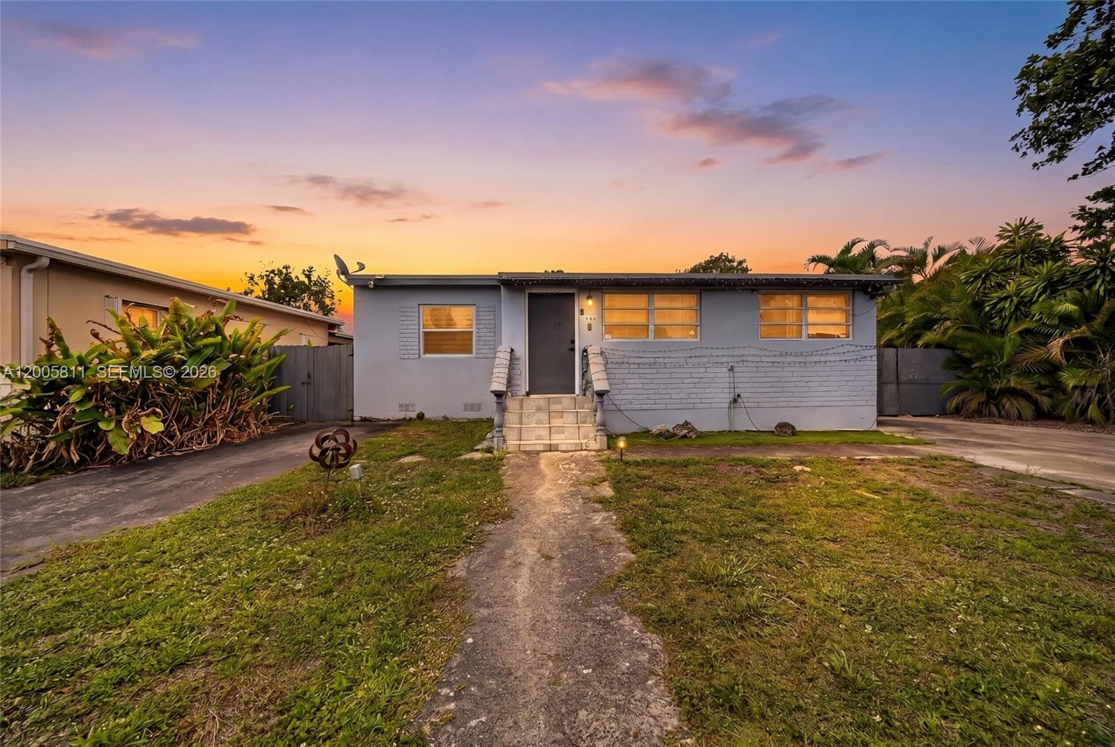 300 E 43rd St, Hialeah FL 33013 — 2