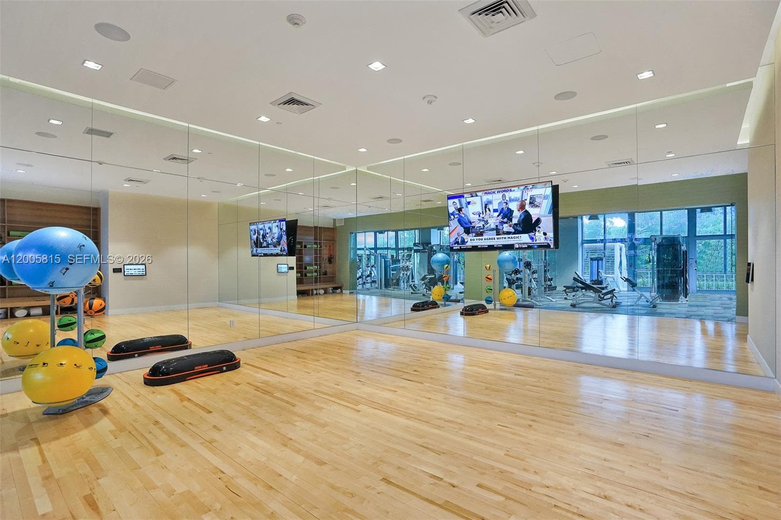 16385 NE Biscayne Blvd, North Miami Beach FL 33160 — 38