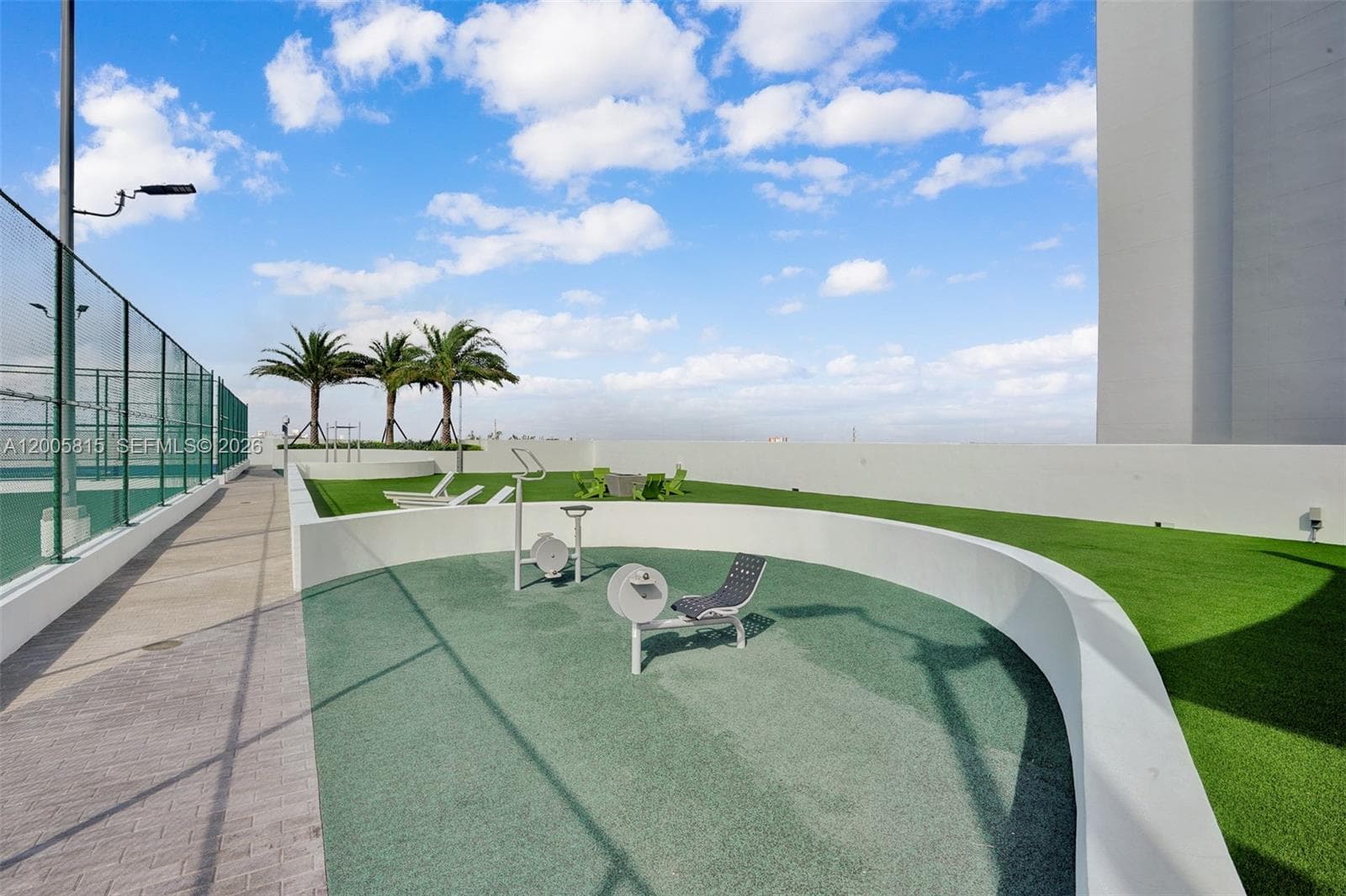 16385 NE Biscayne Blvd, North Miami Beach FL 33160 — 55