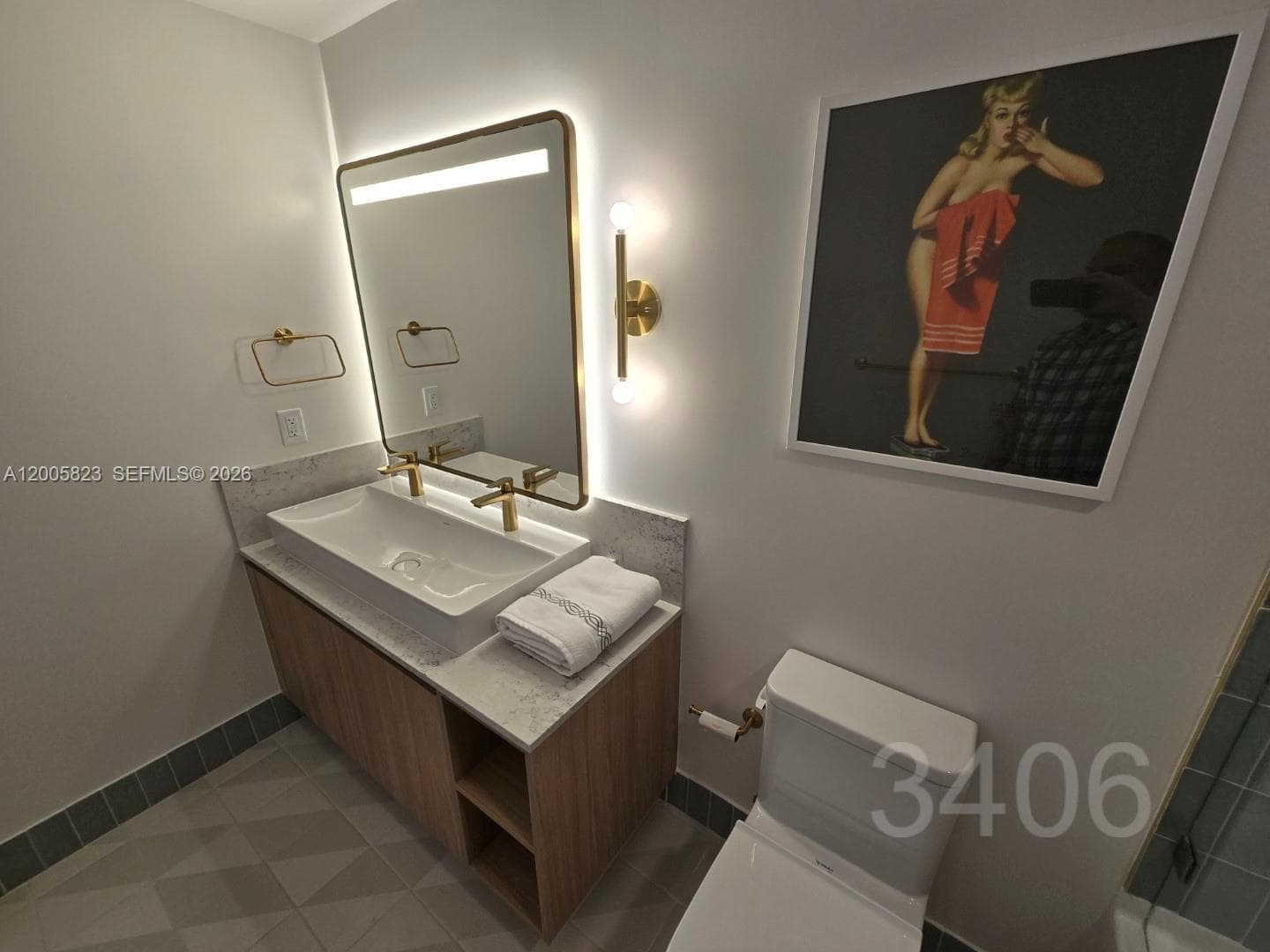 601 NE 1 Ave # 3406, Miami FL 33132 — 12