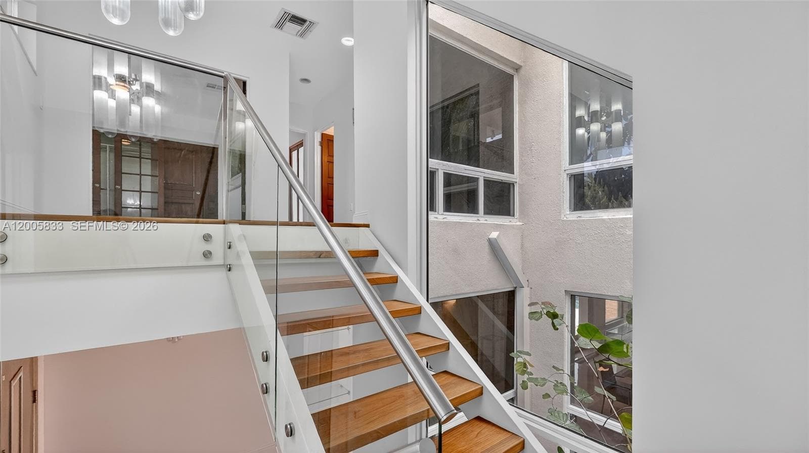3226 NE 168th St, North Miami Beach FL 33160 — 19