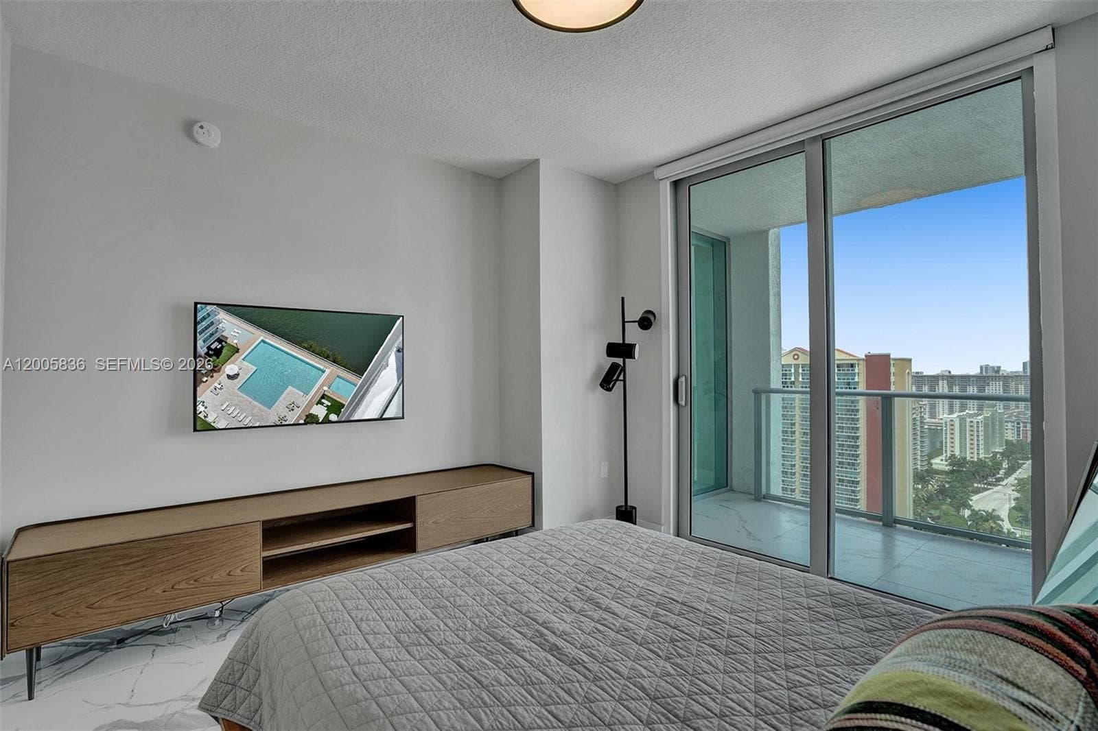 330 Sunny Isles Blvd # 2207, Sunny Isles Beach FL 33160 — 27