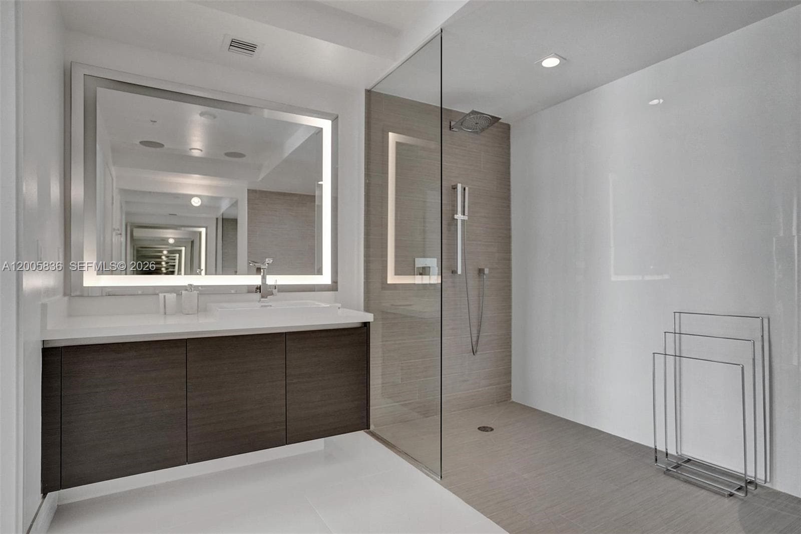 330 Sunny Isles Blvd # 2207, Sunny Isles Beach FL 33160 — 16