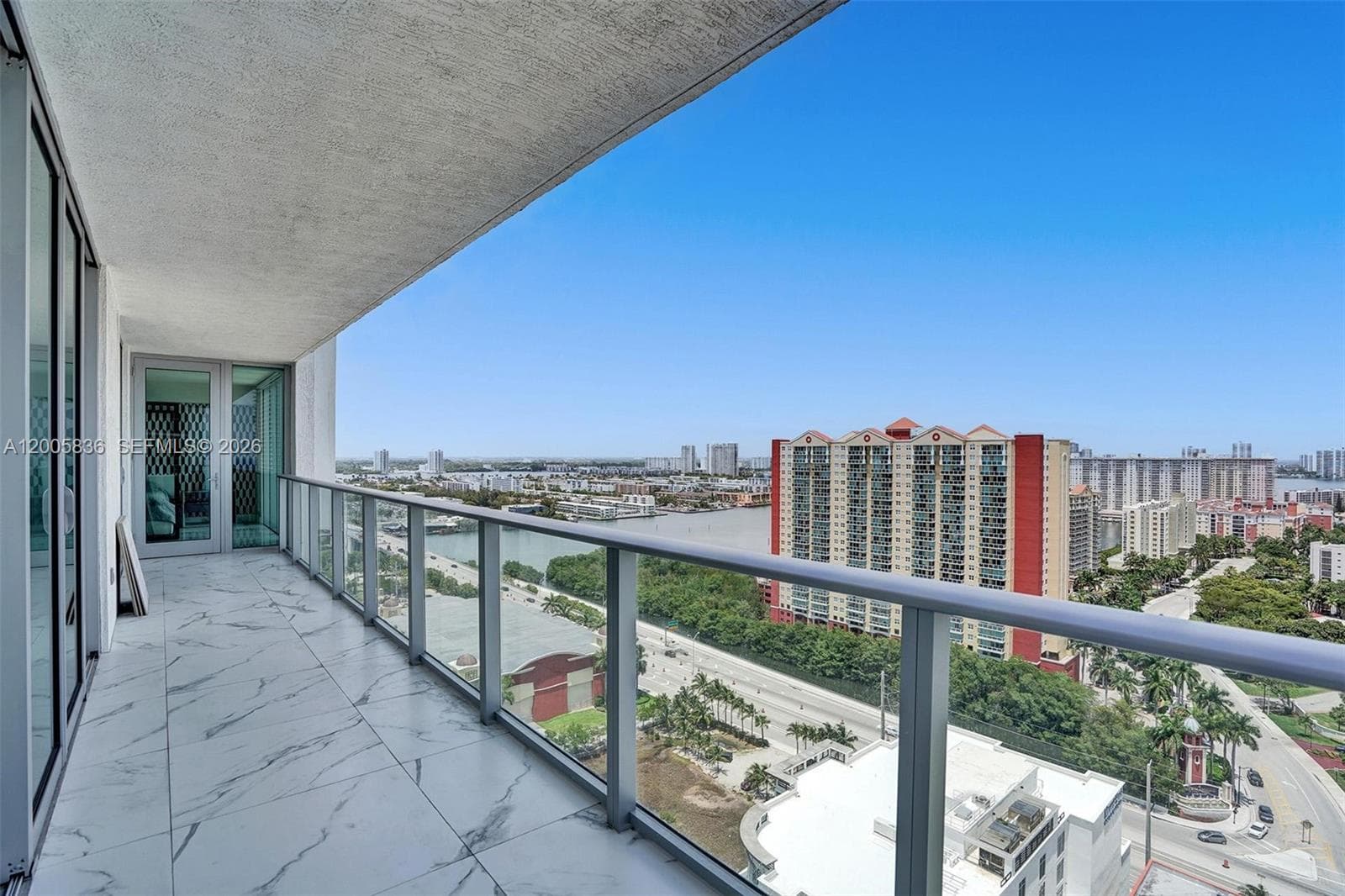 330 Sunny Isles Blvd # 2207, Sunny Isles Beach FL 33160 — 22