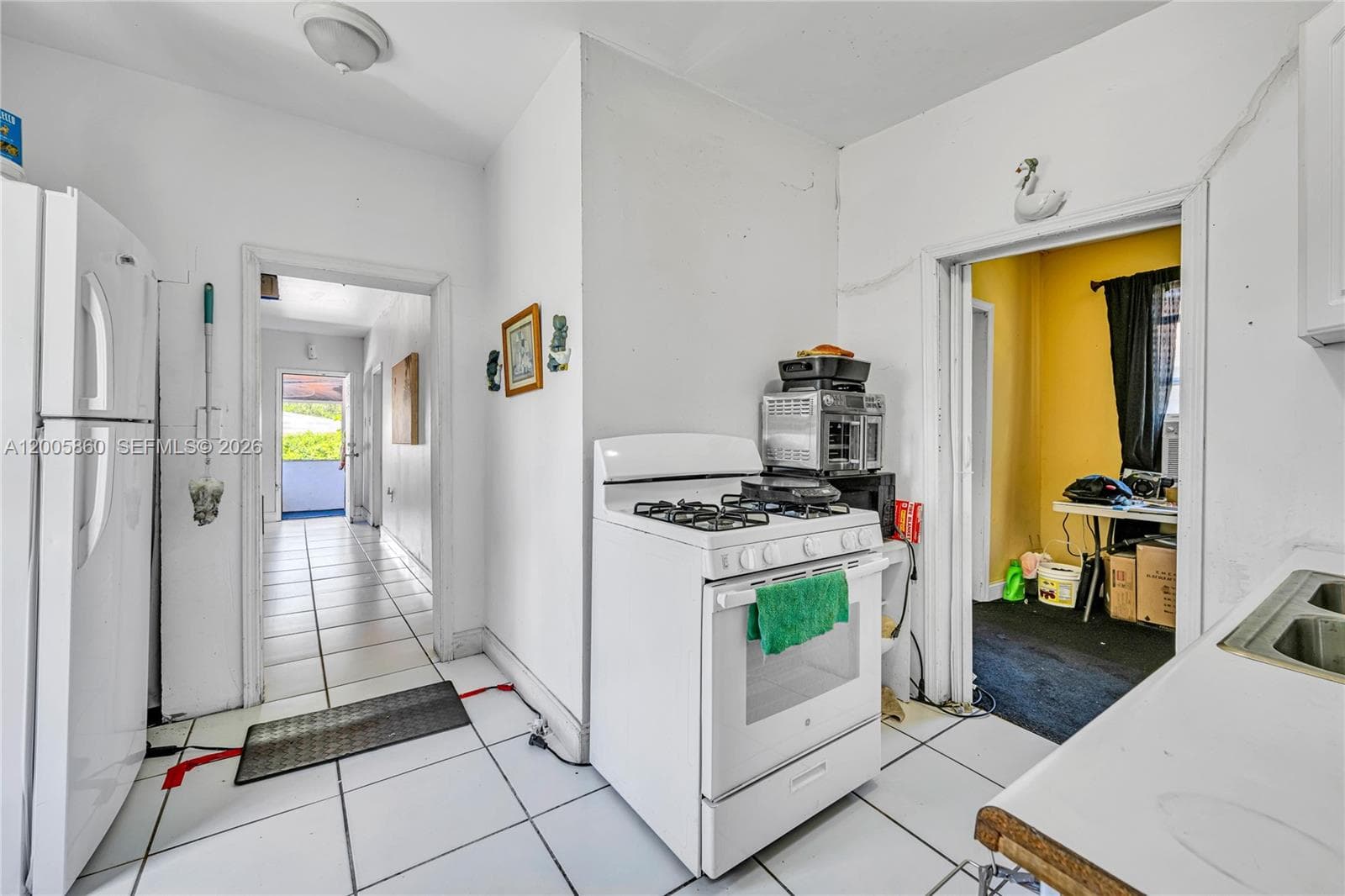 3420 Charles Ave, Miami FL 33133 — 10