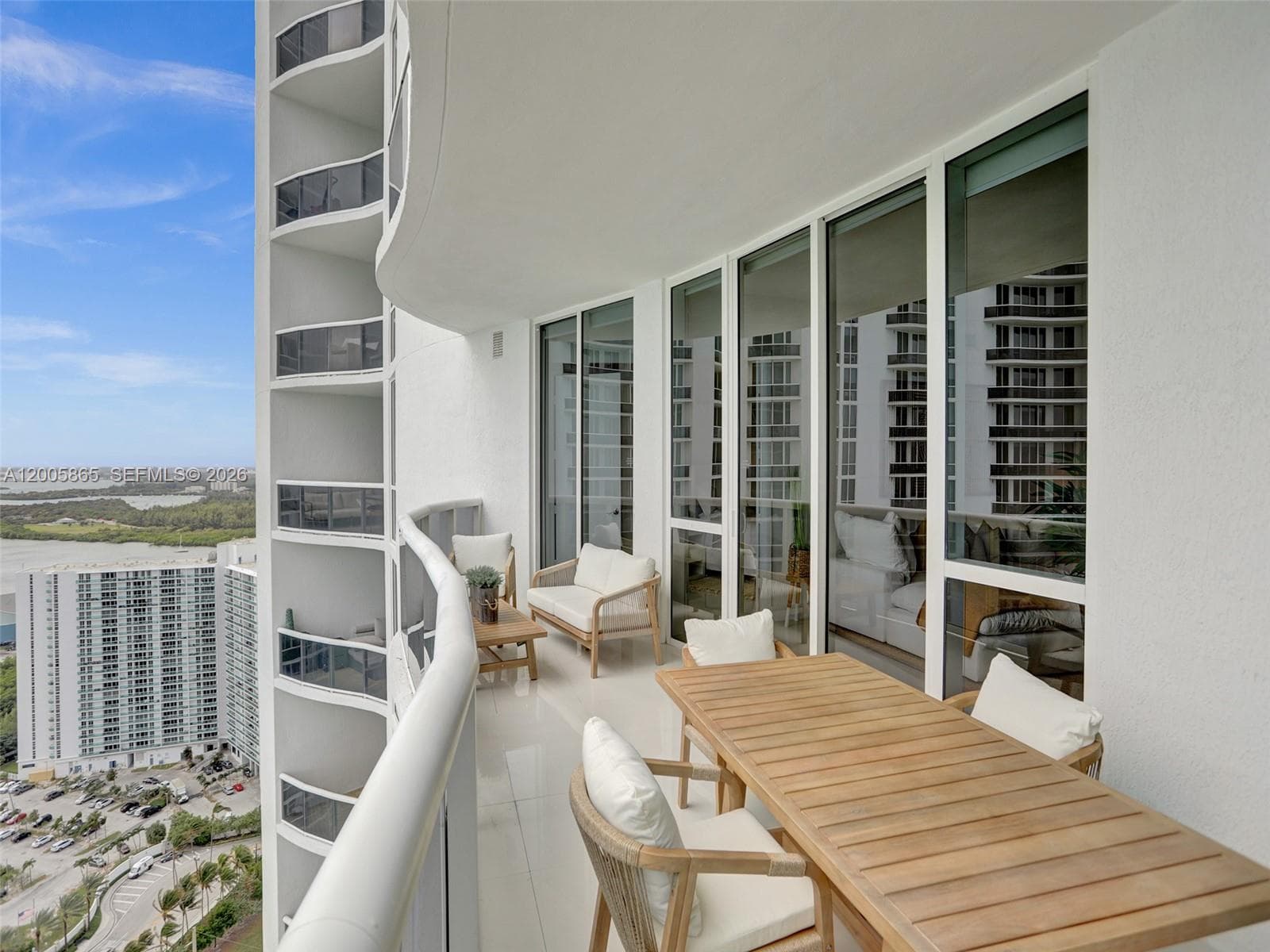 15901 Collins Ave # 2807, Sunny Isles Beach FL 33160 — 16