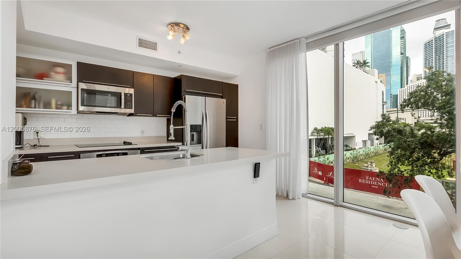 90 SW 3rd St # 308, Miami FL 33130 — 9
