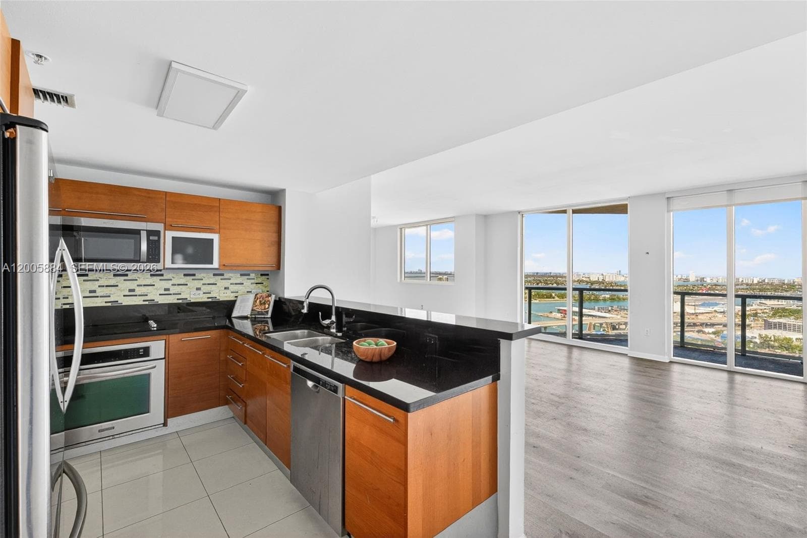 244 Biscayne Blvd # 3702, Miami FL 33132 — 6