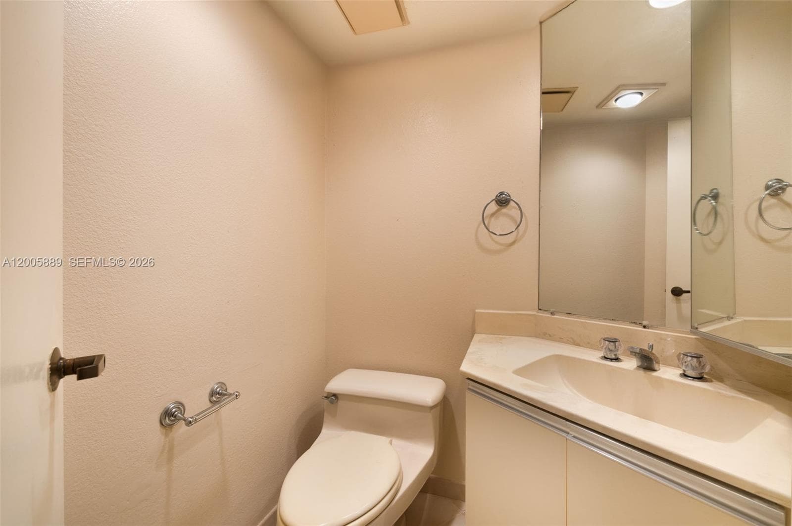 520 Brickell Key Dr # A1001, Miami FL 33131 — 17
