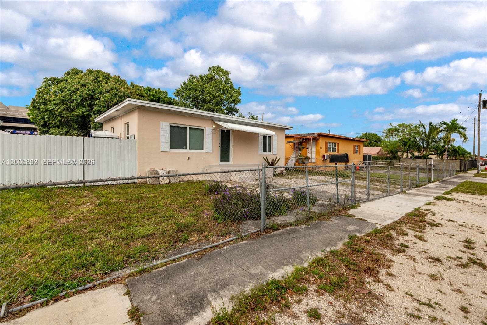 367 E 46th St, Hialeah FL 33013 — 27
