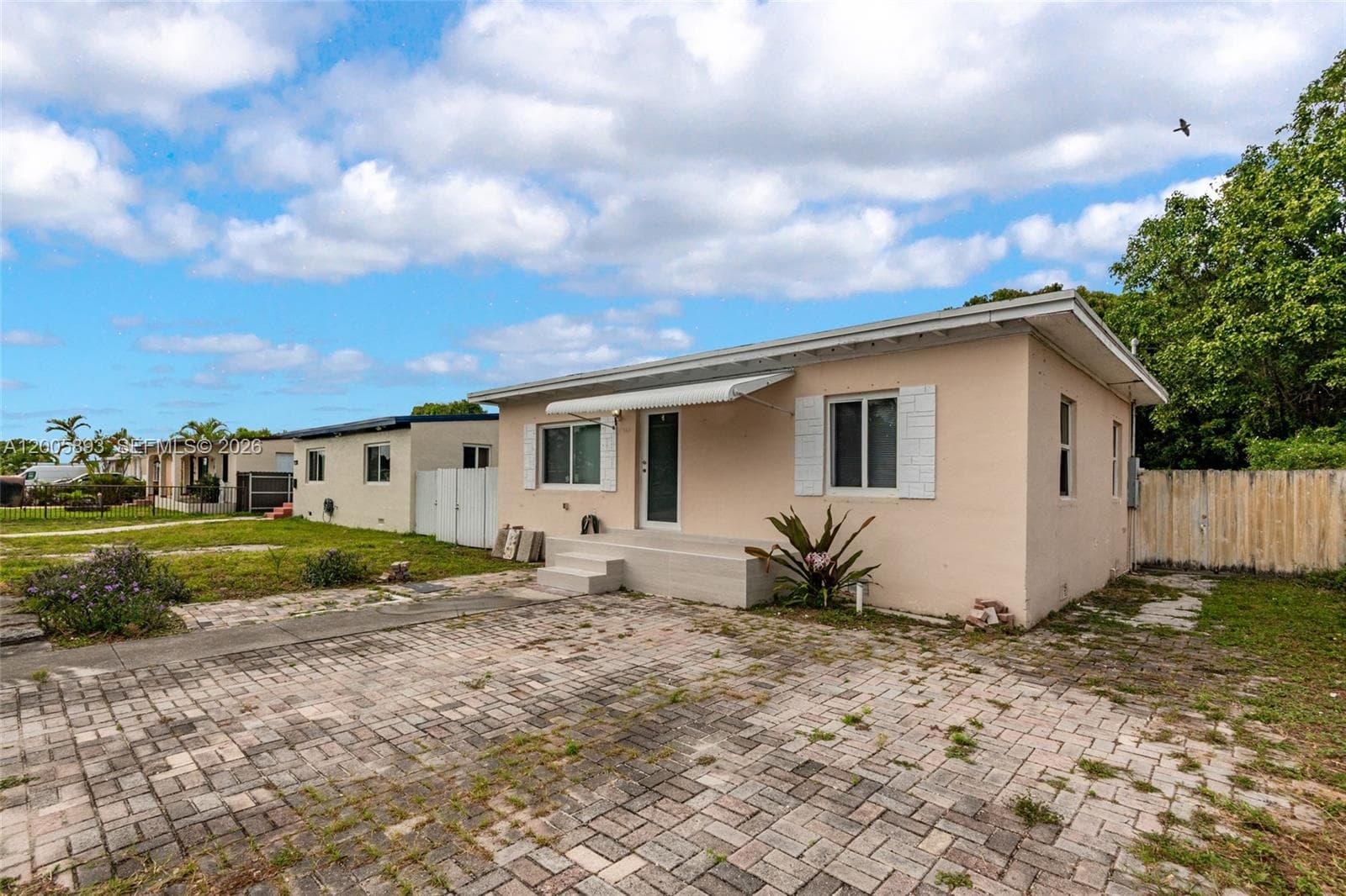 367 E 46th St, Hialeah FL 33013 — 26