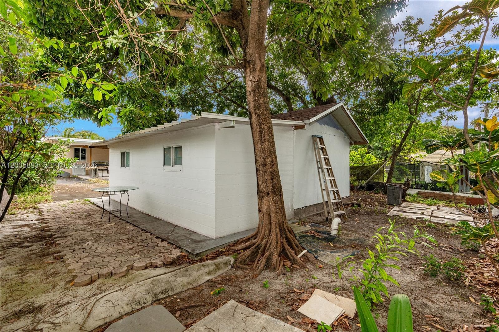 367 E 46th St, Hialeah FL 33013 — 25