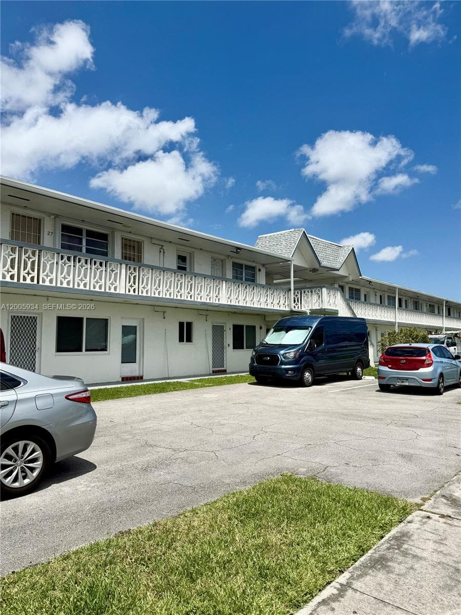 11 NE 204th St # 23, Miami Gardens FL 33179 — 1