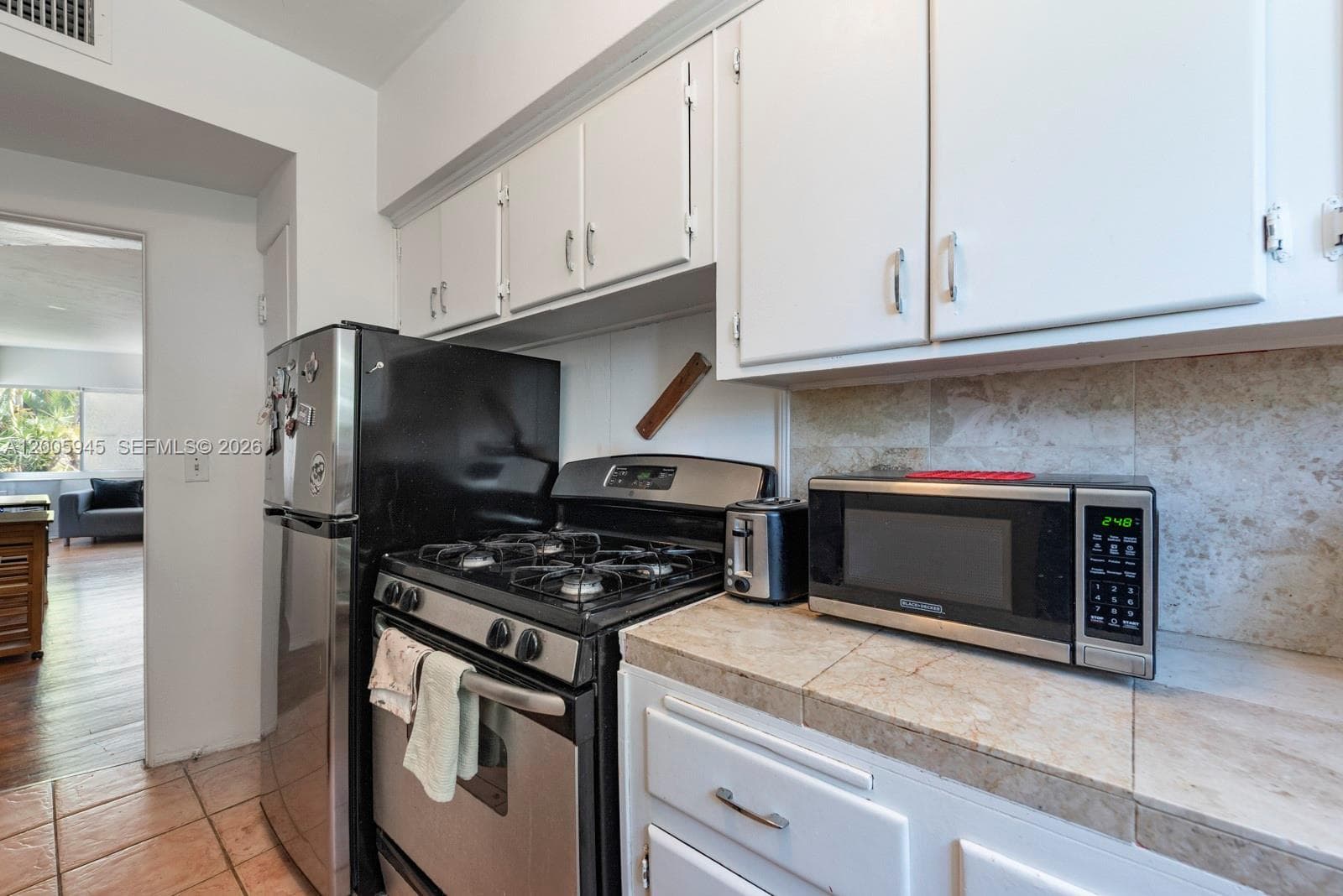6941 Bay Dr # B3, Miami Beach FL 33141 — 7