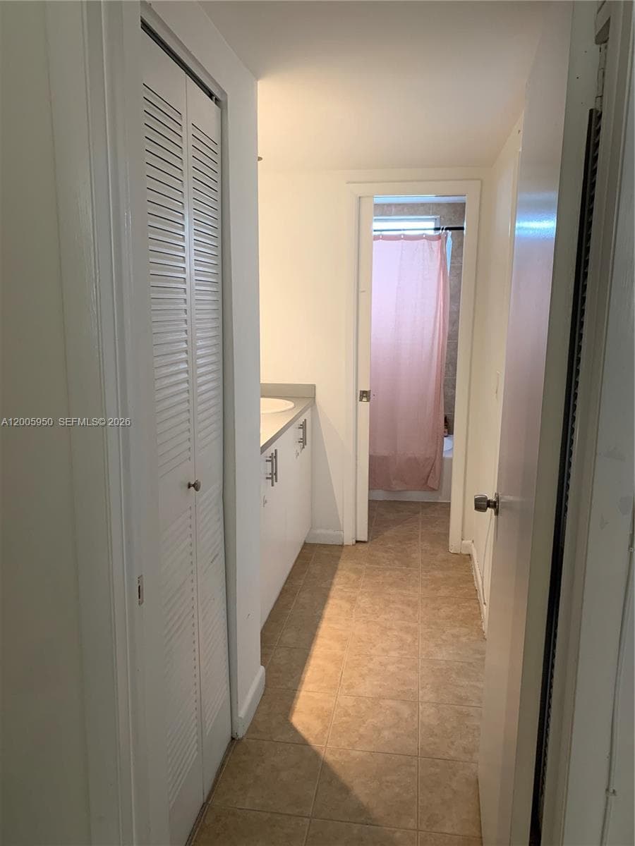 1975 NE 135th St # 3C, North Miami FL 33181 — 8