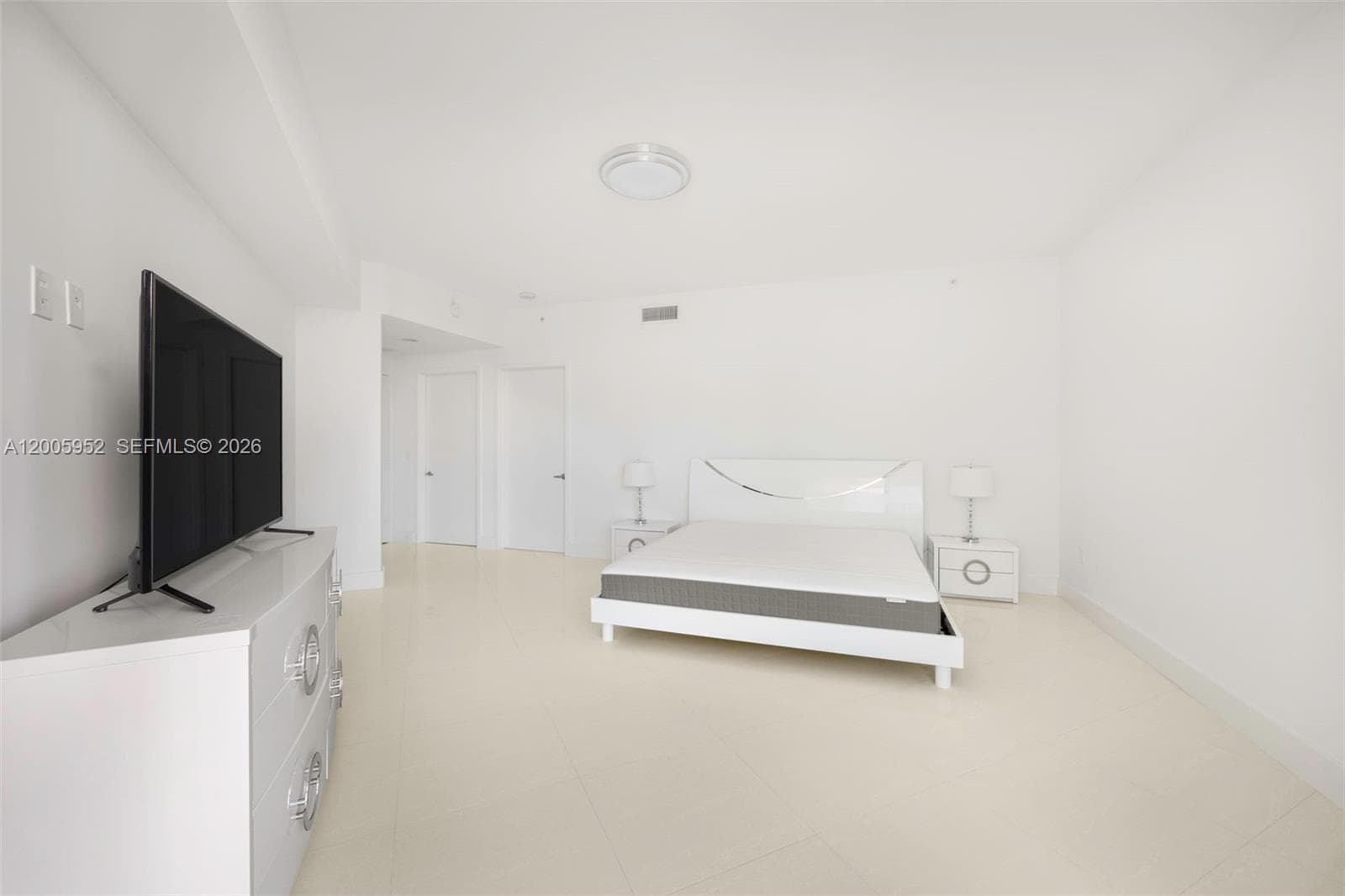 17301 Biscayne Blvd # 1704, North Miami Beach FL 33160 — 24