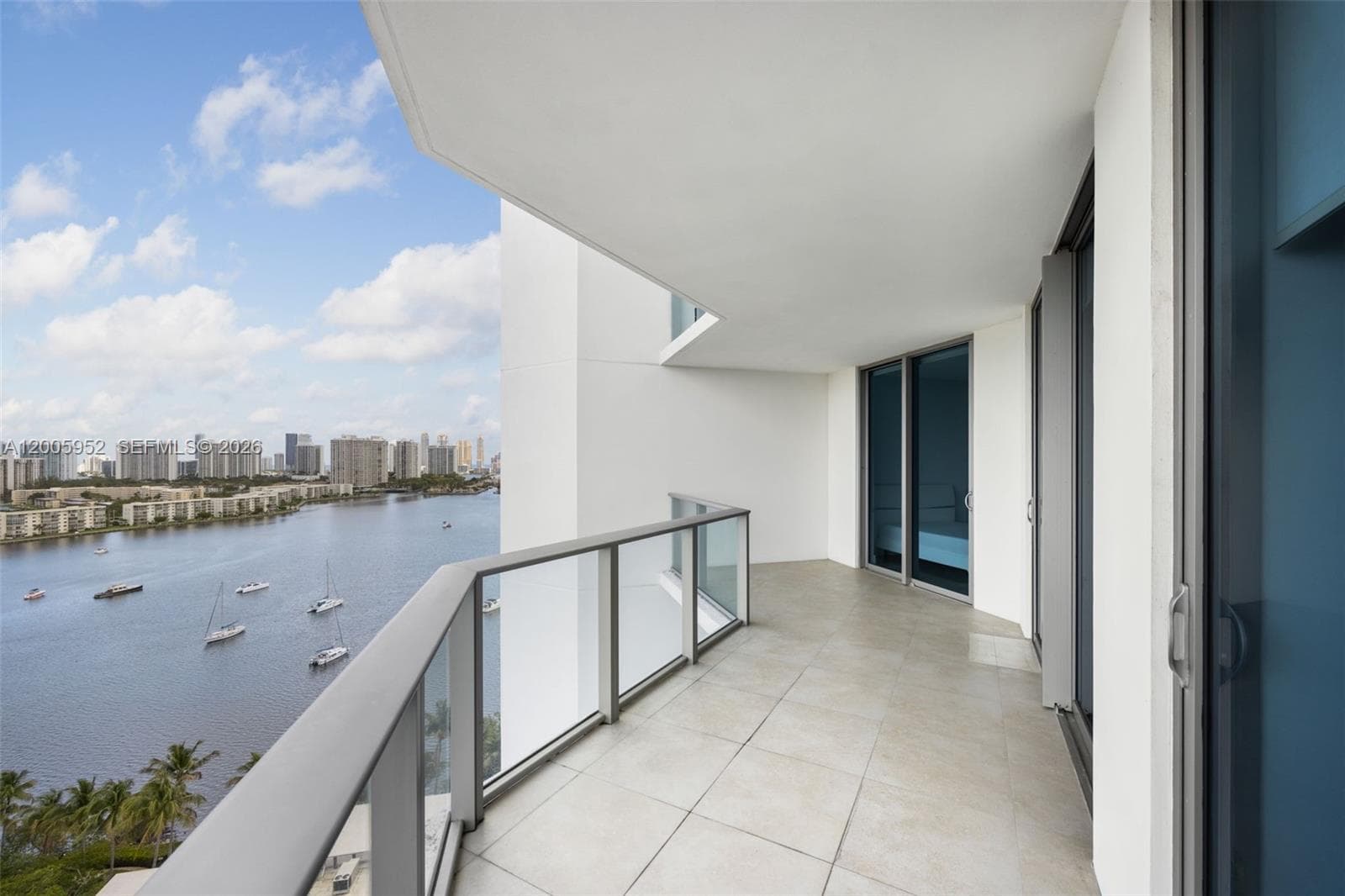 17301 Biscayne Blvd # 1704, North Miami Beach FL 33160 — 33