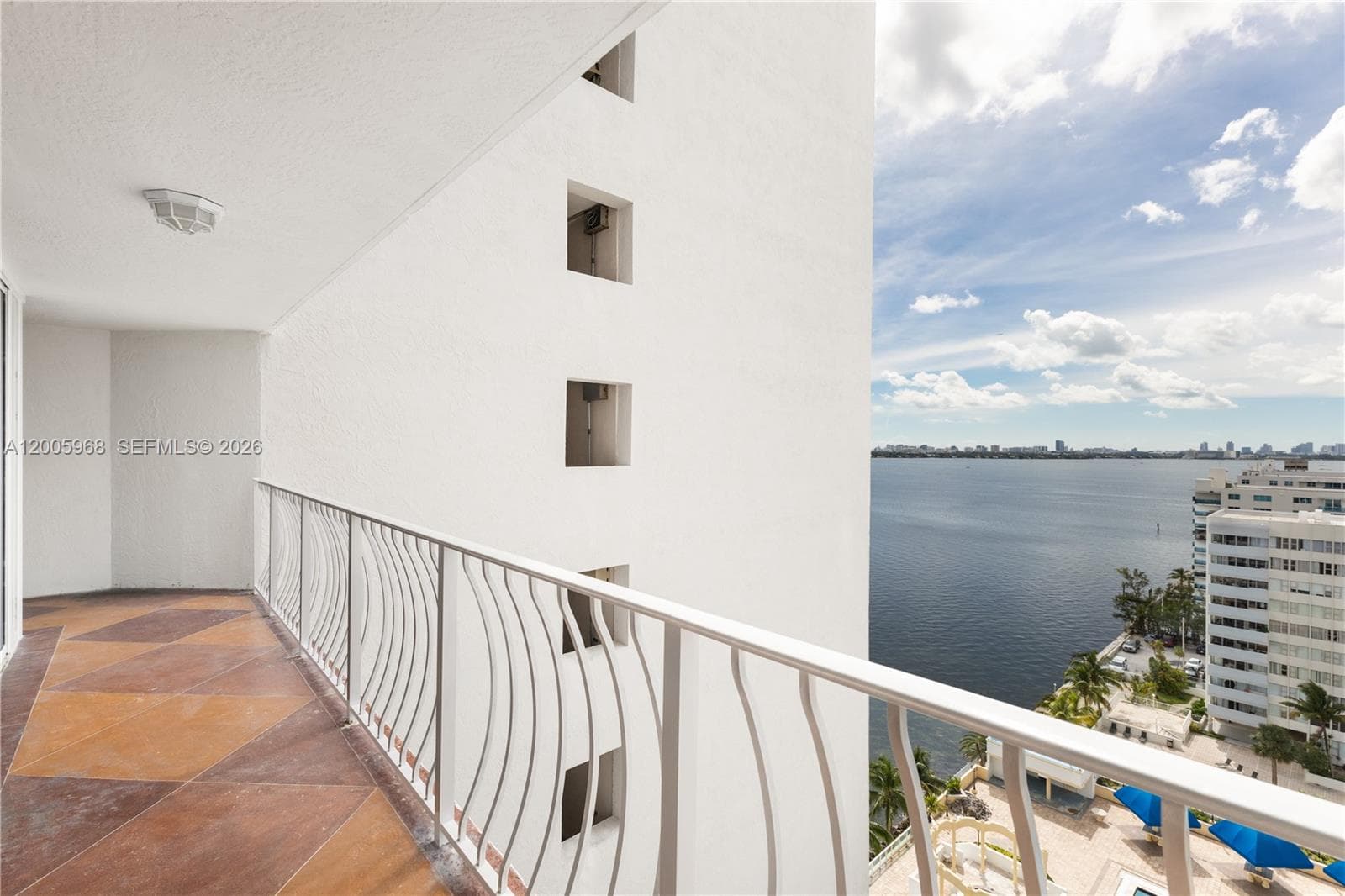 7601 E Treasure Dr # 1621, North Bay Village FL 33141 — 24