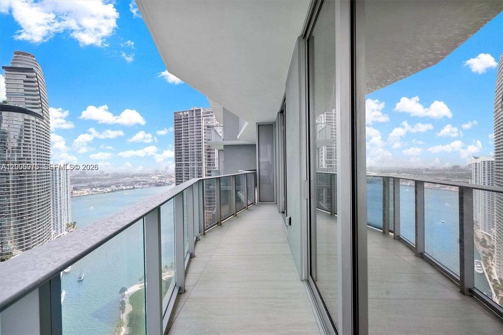77 SE 5th St # 4106, Miami FL 33131 — 17