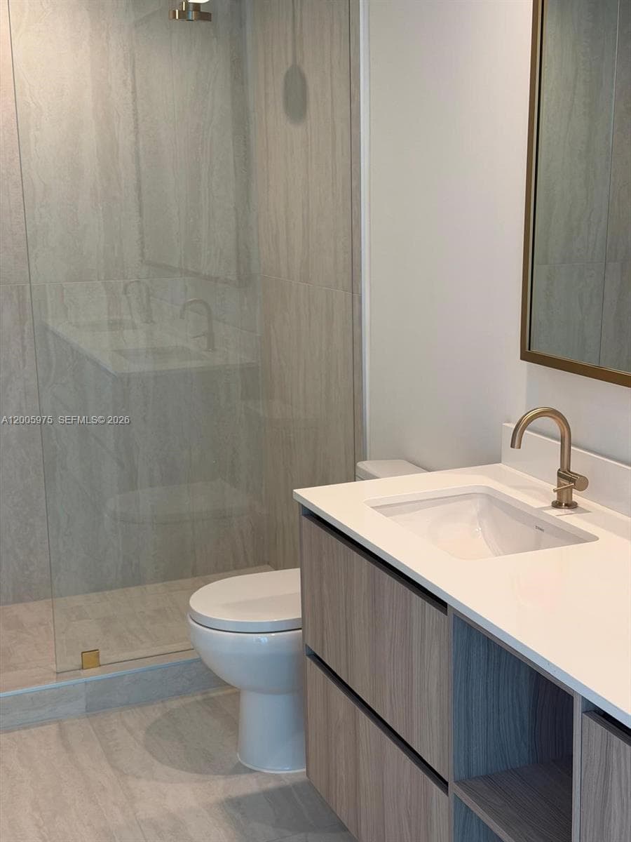 77 SE 5th St # 4106, Miami FL 33131 — 16