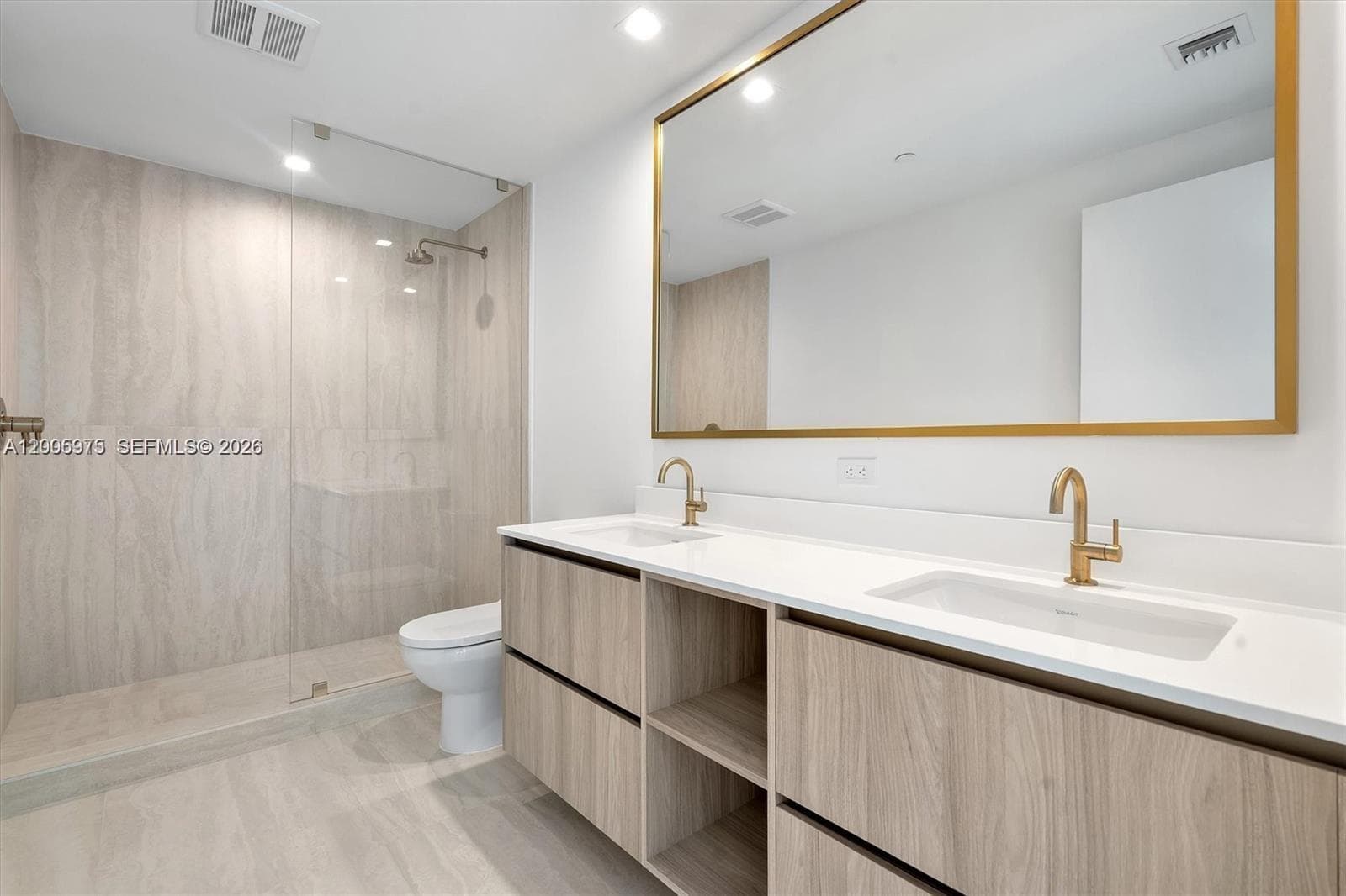 77 SE 5th St # 4106, Miami FL 33131 — 12