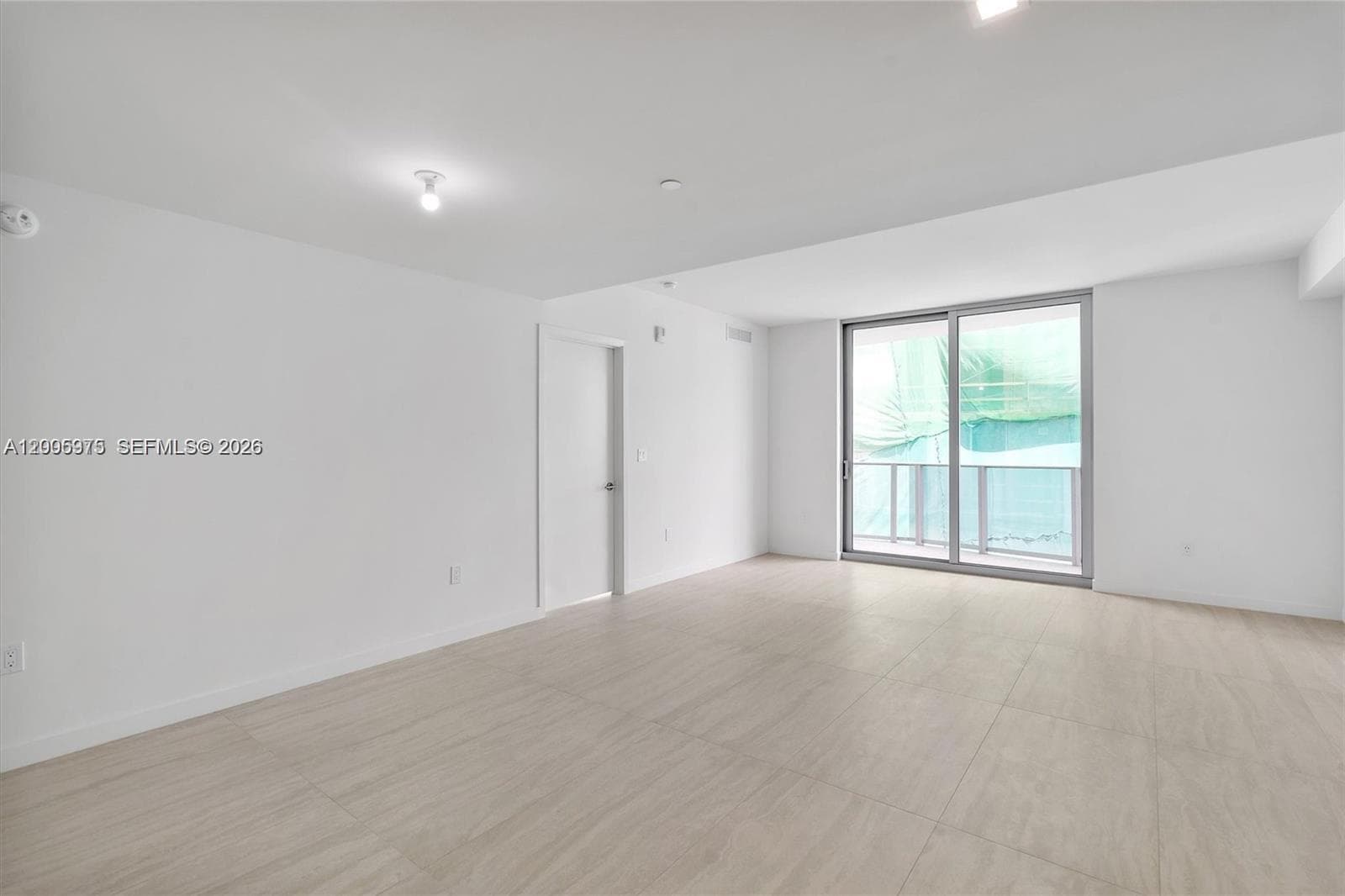 77 SE 5th St # 4106, Miami FL 33131 — 3