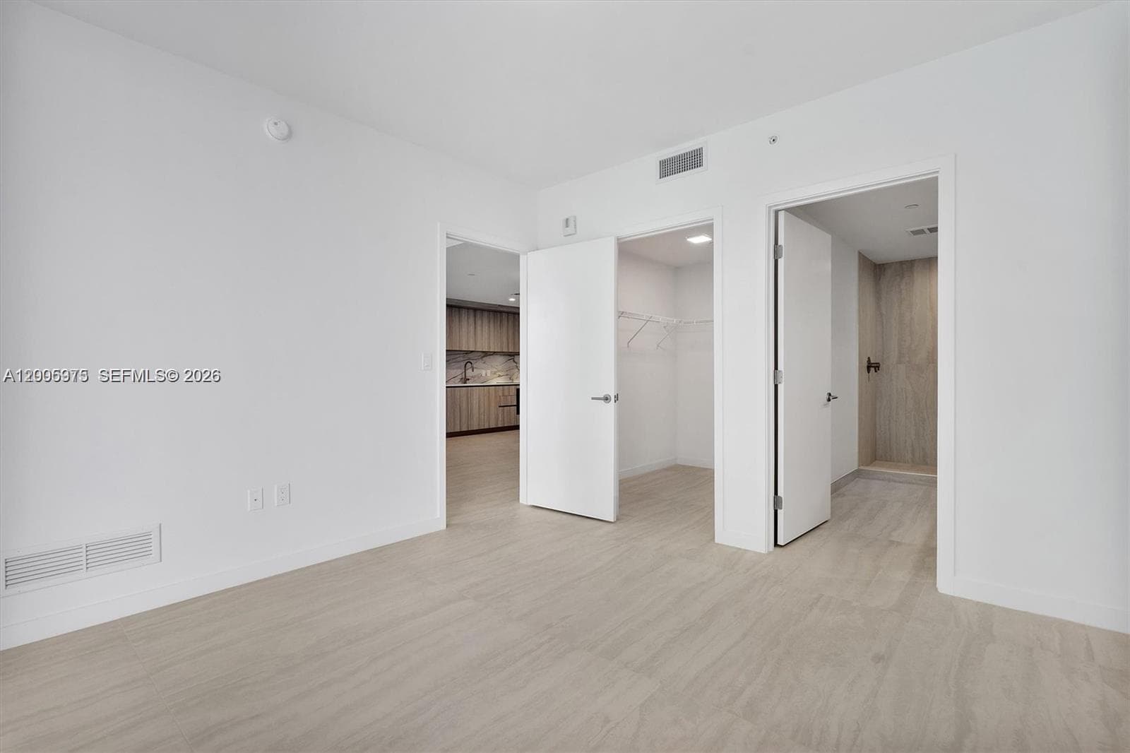 77 SE 5th St # 4106, Miami FL 33131 — 9