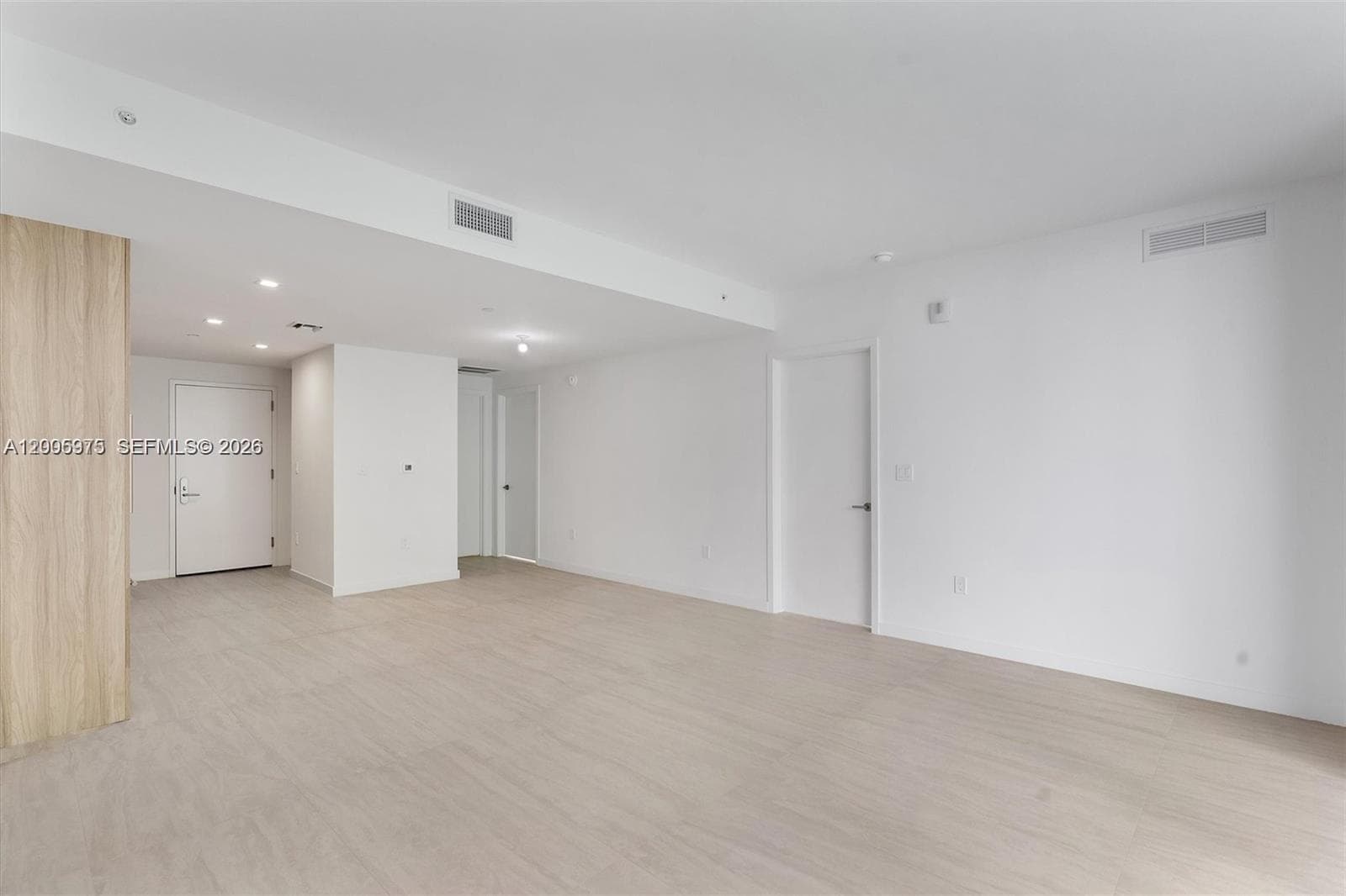 77 SE 5th St # 4106, Miami FL 33131 — 4